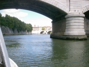 Roma: getta figlioletto nel Tevere, aveva appena litigato con compagna