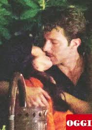Sabrina Ferilli: bacio caliente con Francesco Testi, è una messinscena Sabrina Ferilli: bacio caliente con Francesco Testi, è una messinscena