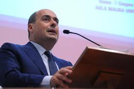 Nicola Zingaretti vuole soffiare lo scranno ad Alemanno: "Mi candiderò sindaco di Roma" Nicola Zingaretti vuole soffiare lo scranno ad Alemanno: "Mi candiderò sindaco di Roma"