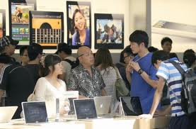 Cina: smartphone a basso costo spingono la diffusione del web, boom della connessione mobile Cina: smartphone a basso costo spingono la diffusione del web, boom della connessione mobile