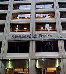 Standars and Poor's abbassa note di 15 banche italiane: recessione persisterà anche nel 2013 Standars and Poor's abbassa note di 15 banche italiane: recessione persisterà anche nel 2013