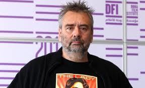 Luc Besson impegnato nelle riprese di "Malavitas", il suo ultimo capolavoro Luc Besson impegnato nelle riprese di "Malavitas", il suo ultimo capolavoro