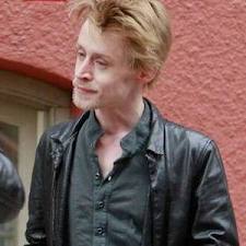 Macaulay Culkin dipende dall'eroina: National Enquirer pubblica foto in cui appare assente Macaulay Culkin dipende dall'eroina: National Enquirer pubblica foto in cui appare assente