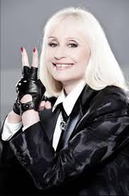 Raffaella Carrà: protagonista della tv italiana da 70 anni, domani è il suo compleanno