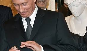 Putin rubò prezioso anello pieno di diamanti: apparteneva al proprietario dei New England Patriots