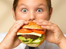 Obesità infantile: colpa anche della pubblicità, monito dell'Oms